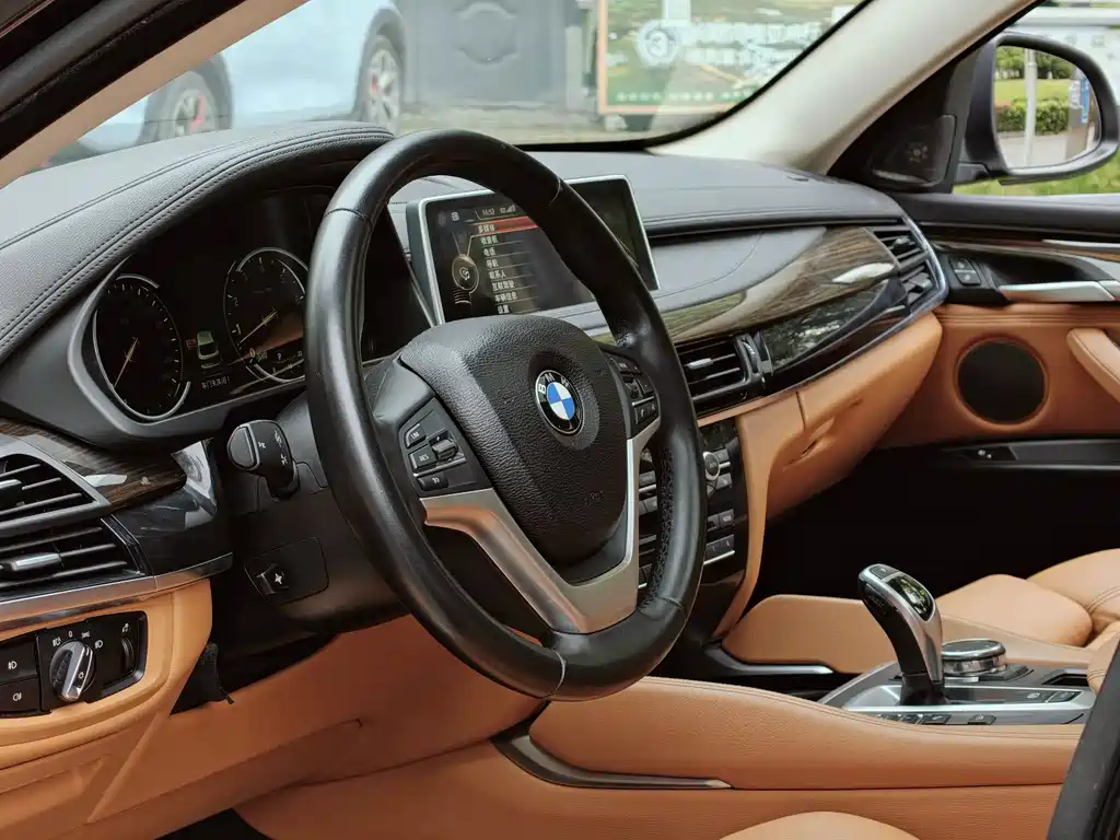 BMW X6 xDrive35 i Luxury