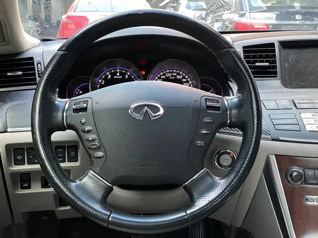 Infiniti M Series M35 Premium Style