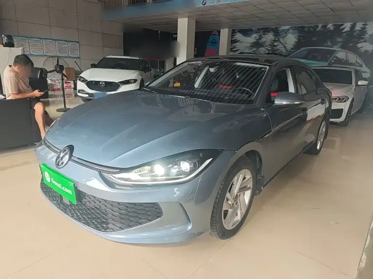 Volkswagen Lamando Lamando L 280 TSI DSG Dazzle Hot