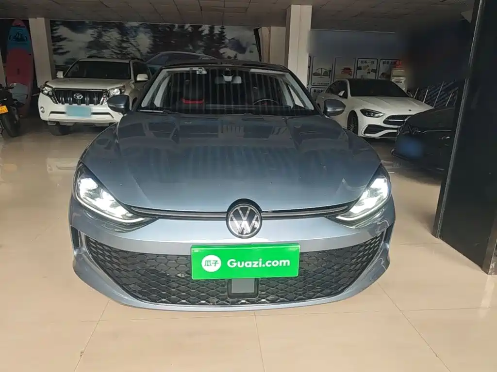 Lamando Lamando L 280 TSI DSG Dazzle Hot