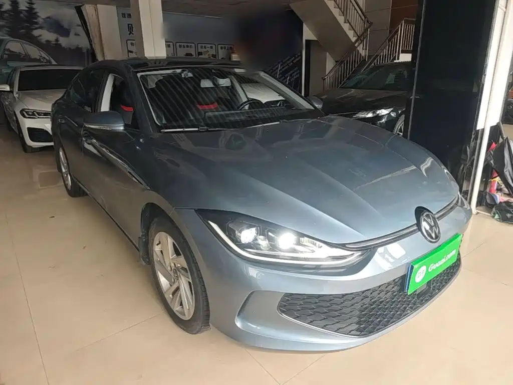 Lamando Lamando L 280 TSI DSG Dazzle Hot