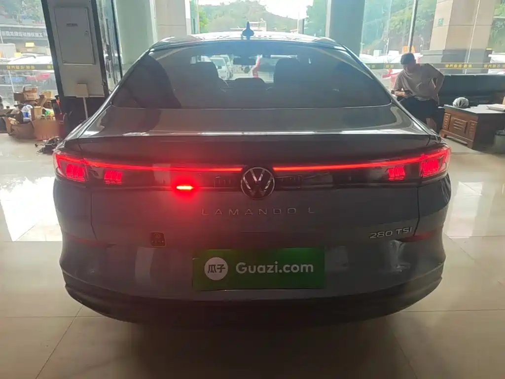 Lamando Lamando L 280 TSI DSG Dazzle Hot