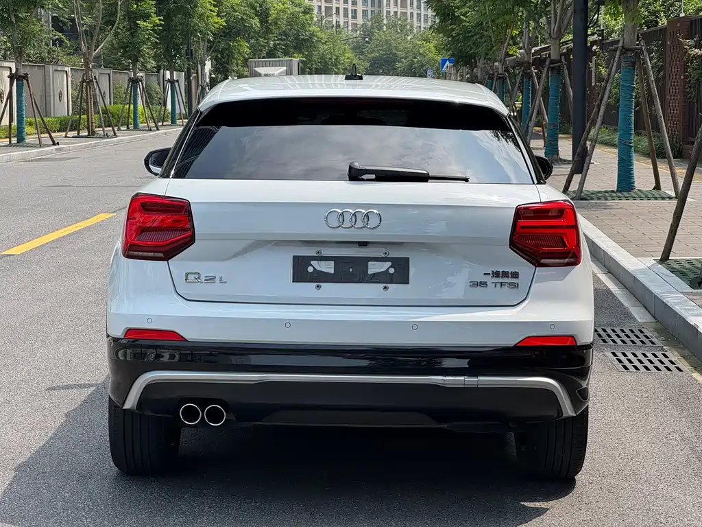 Audi Q2 L 35 TFSI Fashion Dynamic