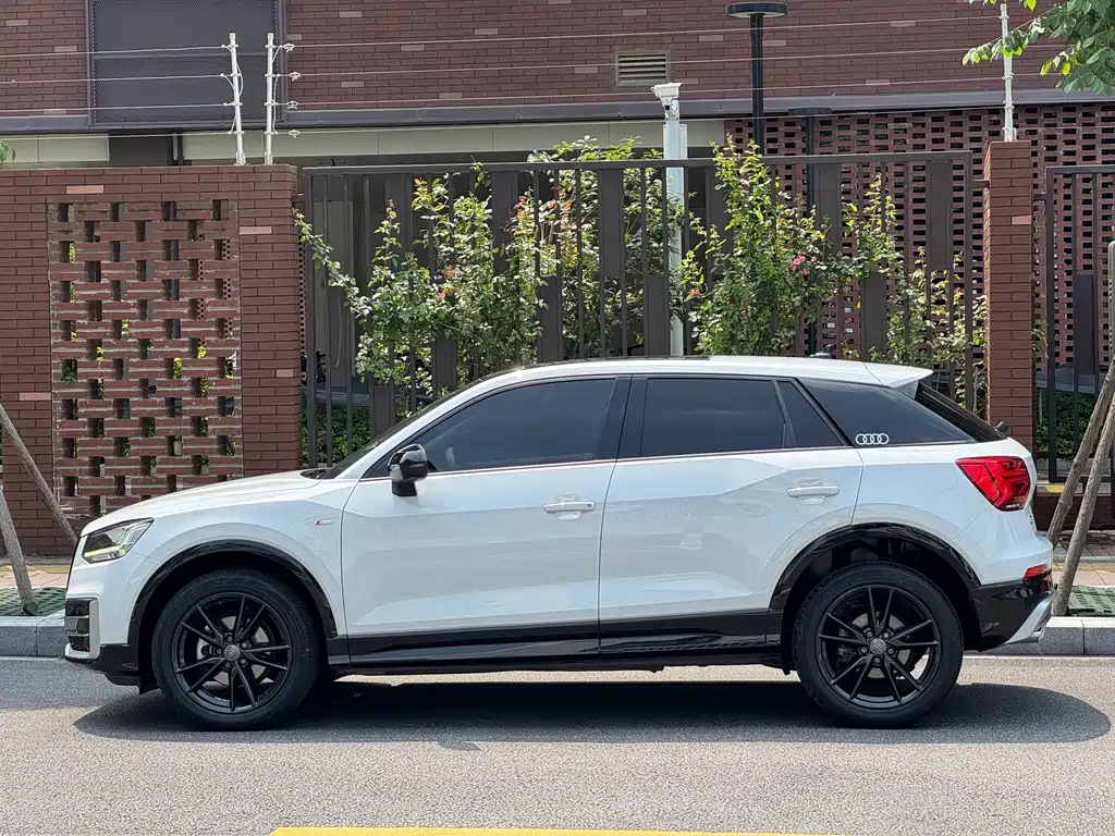 Audi Q2 L 35 TFSI Fashion Dynamic