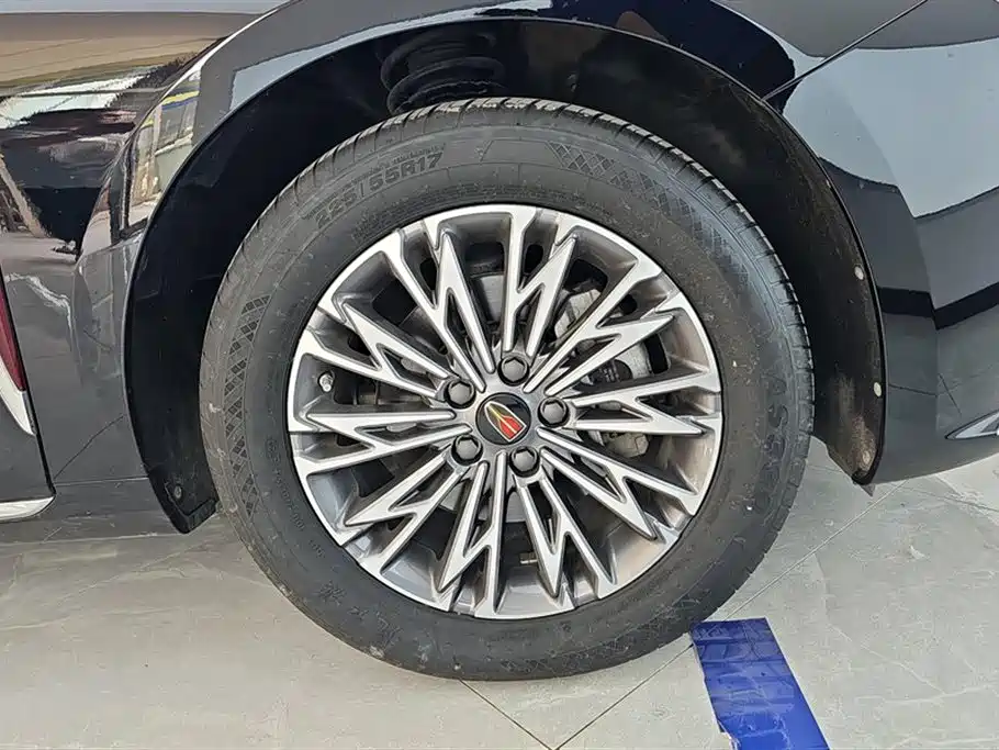Hongqi H5 1.5 T DCT Connected Flagship Charm