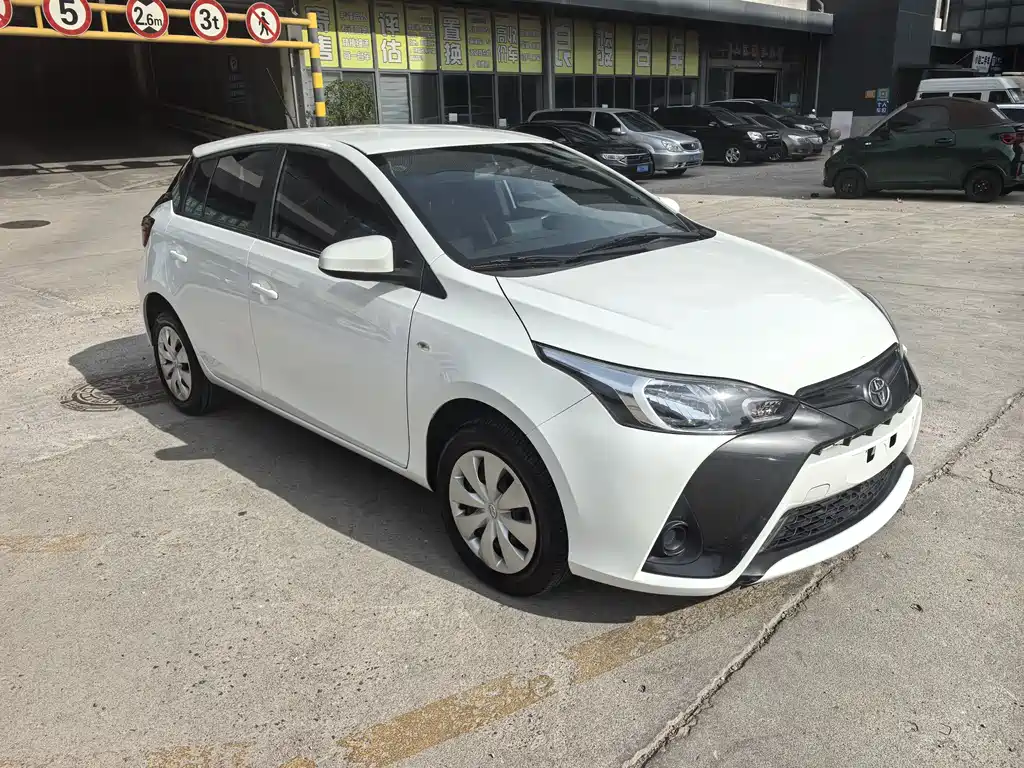 YARiS L Zhixuan 1.5 L CVT Leading