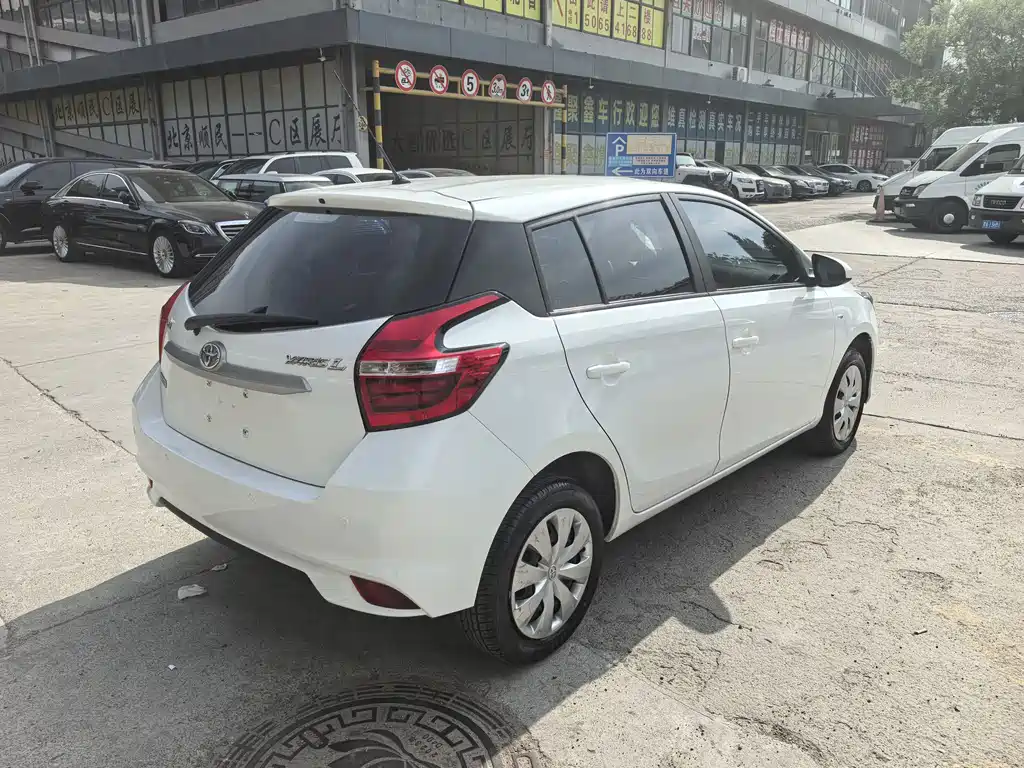 YARiS L Zhixuan 1.5 L CVT Leading