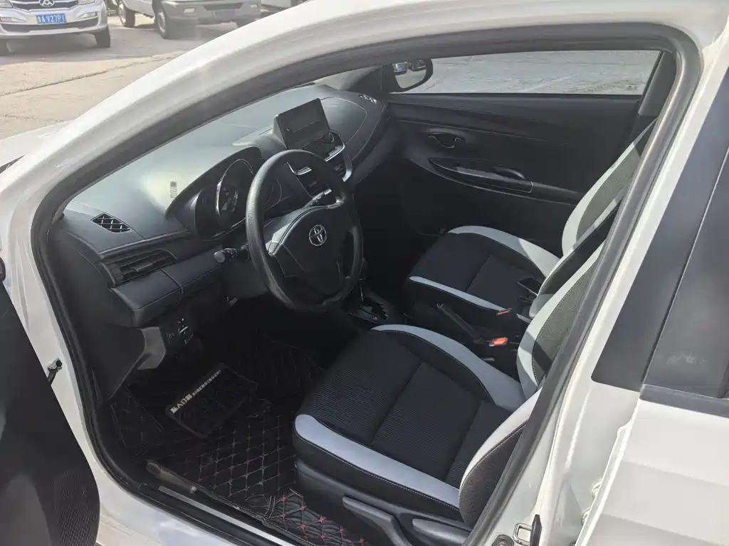 YARiS L Zhixuan 1.5 L CVT Leading
