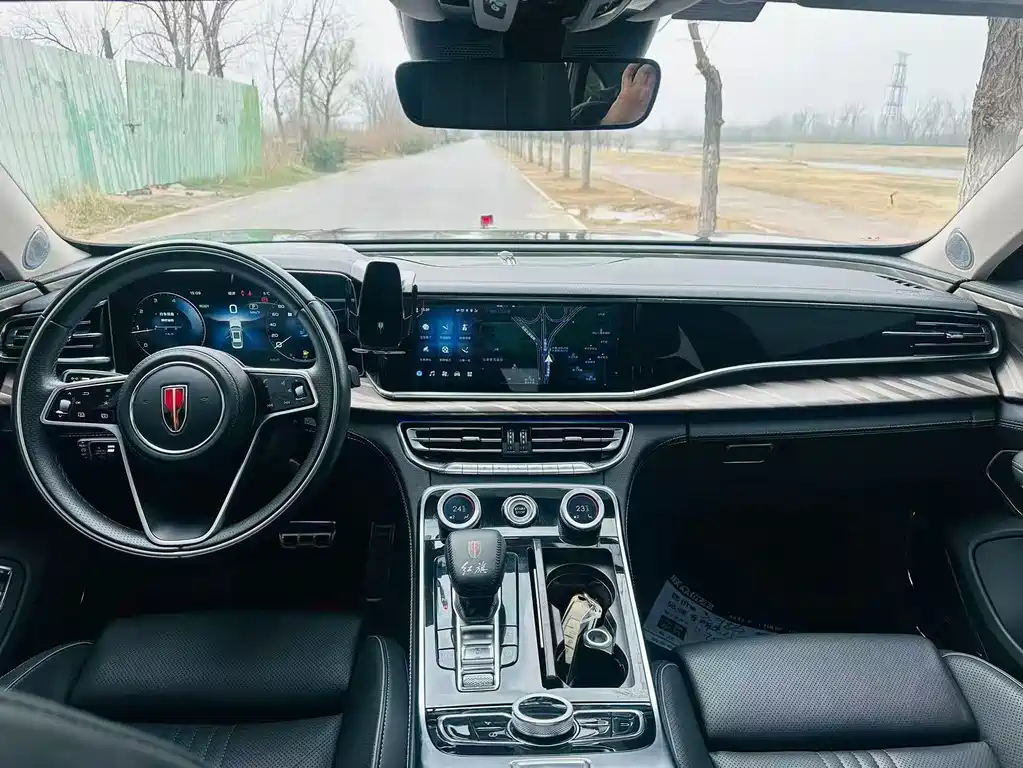 Hongqi H9 2.0 T Connected Flagship Enjoyment