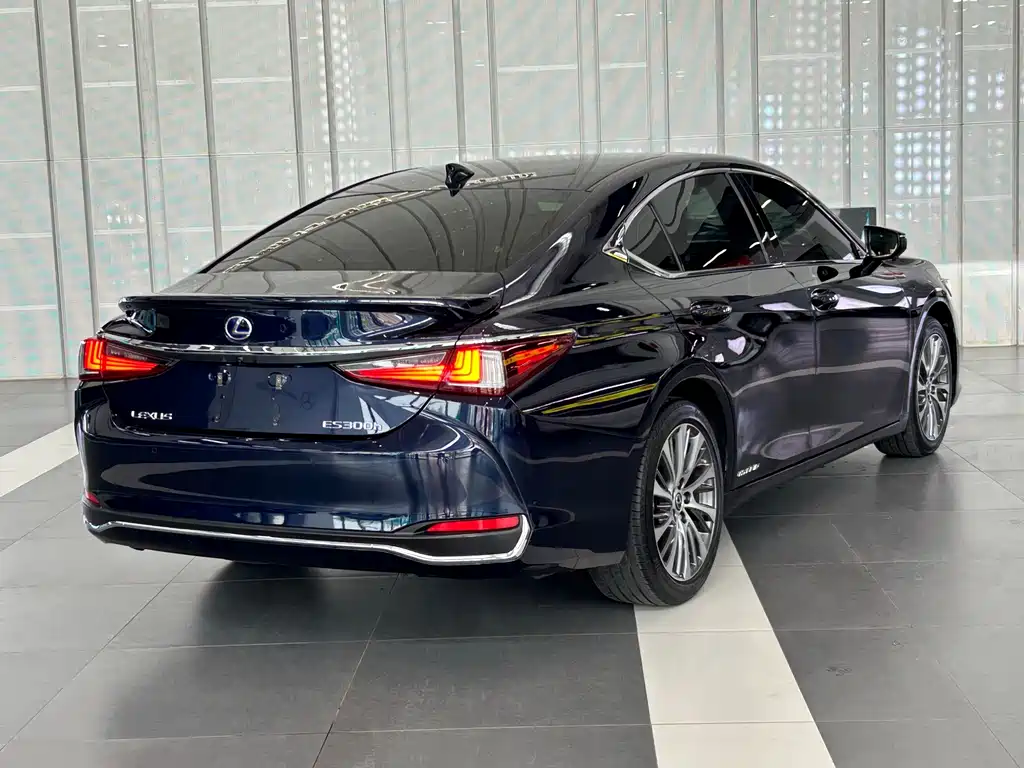 Lexus ES 300 h Premium