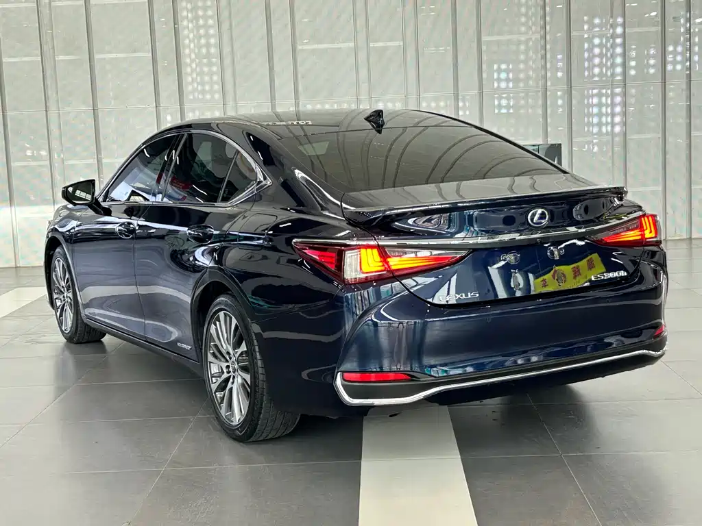 Lexus ES 300 h Premium