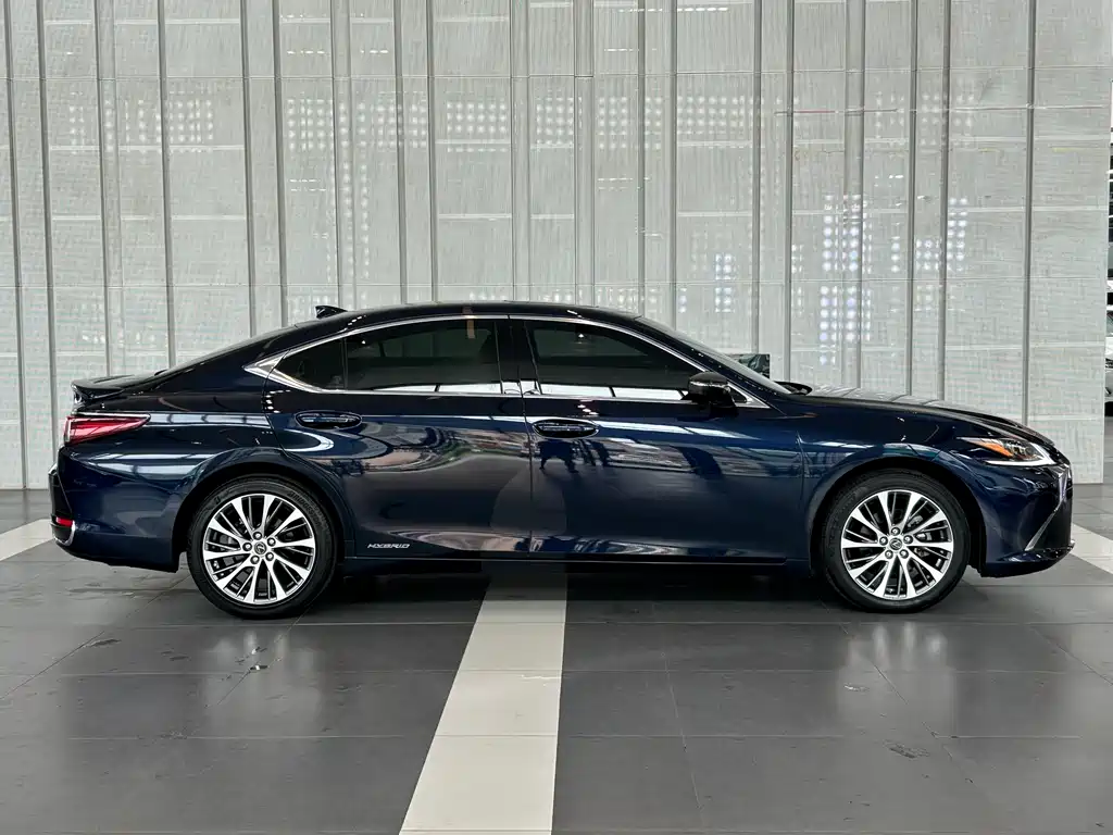 Lexus ES 300 h Premium