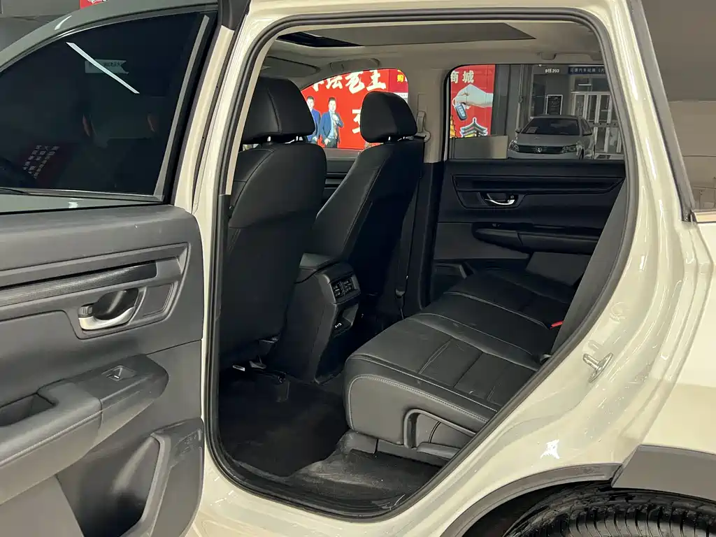 Honda CR-V 240 TURBO 2 WD Sharp Style 5-seat