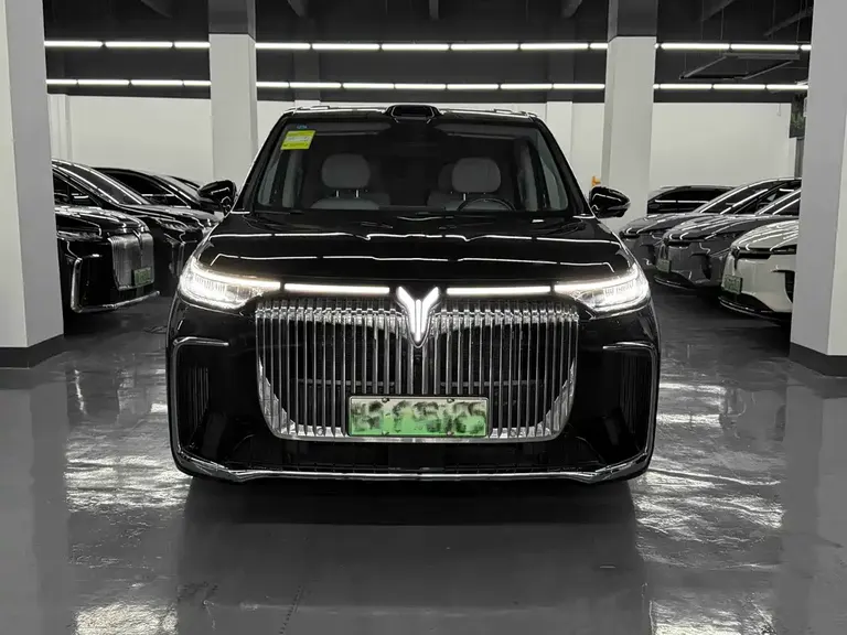 Voyah Dreamer PHEV 4 WD Excellent Qiankun