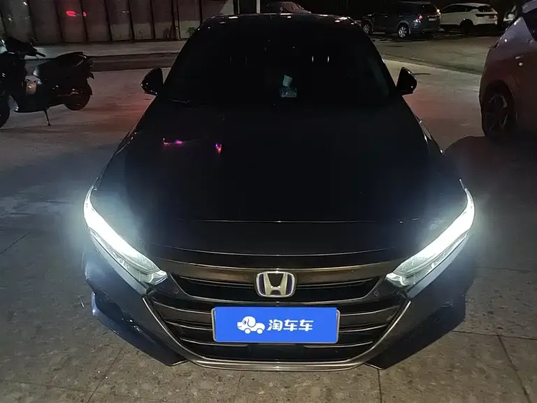 Honda Accord Sharp· Hybrid 2.0 L Phantom Night · Sharp Smart