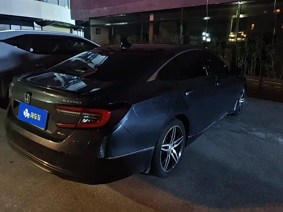 Accord Sharp· Hybrid 2.0 L Phantom Night · Sharp Smart