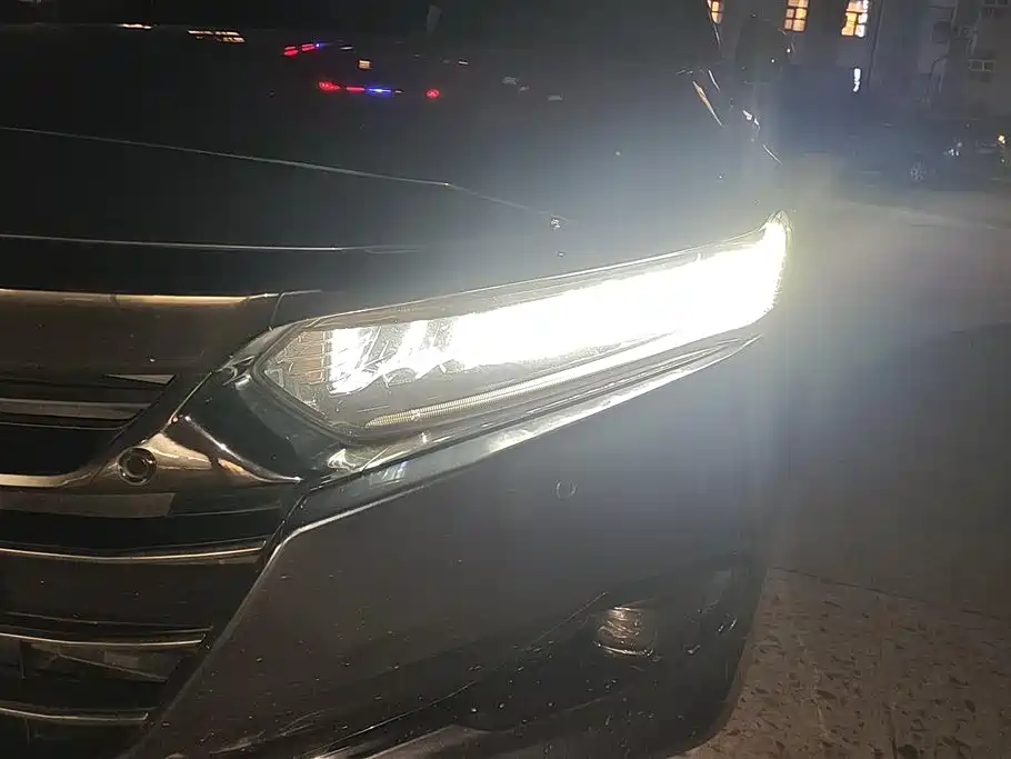 Accord Sharp· Hybrid 2.0 L Phantom Night · Sharp Smart