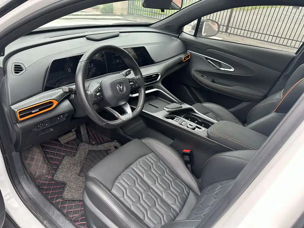 Changan UNI-T 2.0 T Distinguished