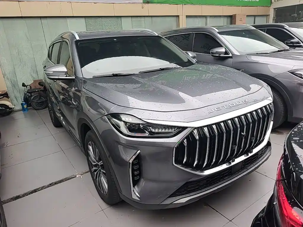Jetour X70 PLUS 1.5 T DCT Brave PLUS 5-seat