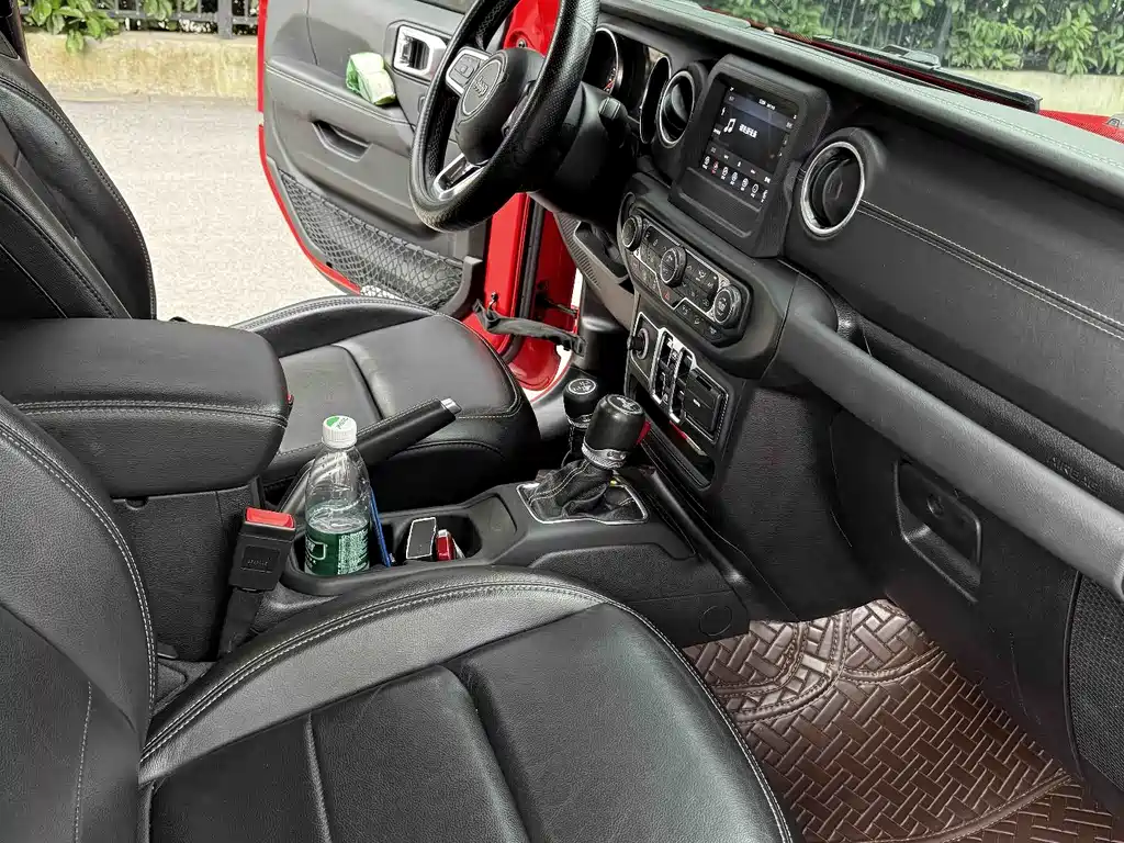Wrangler 2.0 T Sahara 4-door CN-V