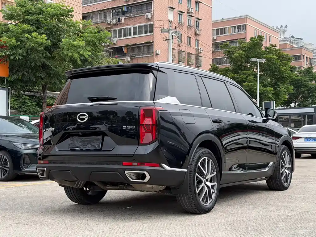 GAC Trumpchi GS8 Navigator Series 2.0 TGDI 2 WD Distinguished (6-seat)