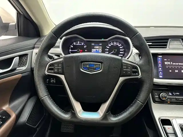 Emgrand GL 1.4 T DCT Distinguished Connected