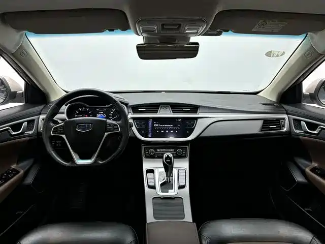 Emgrand GL 1.4 T DCT Distinguished Connected