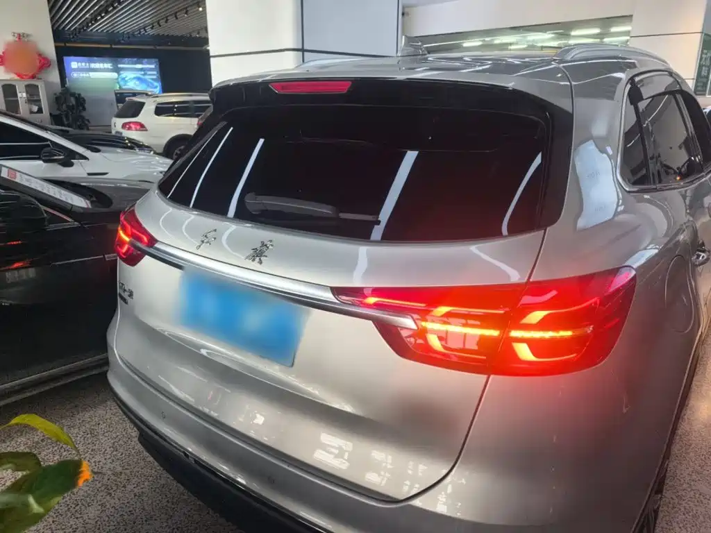 Hongqi HS5 Facelift 2.0 T Connected Flagship Enjoyment 4 WD