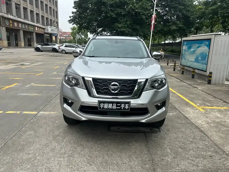 Nissan Terra 2.5 L Auto 2 WD Luxury