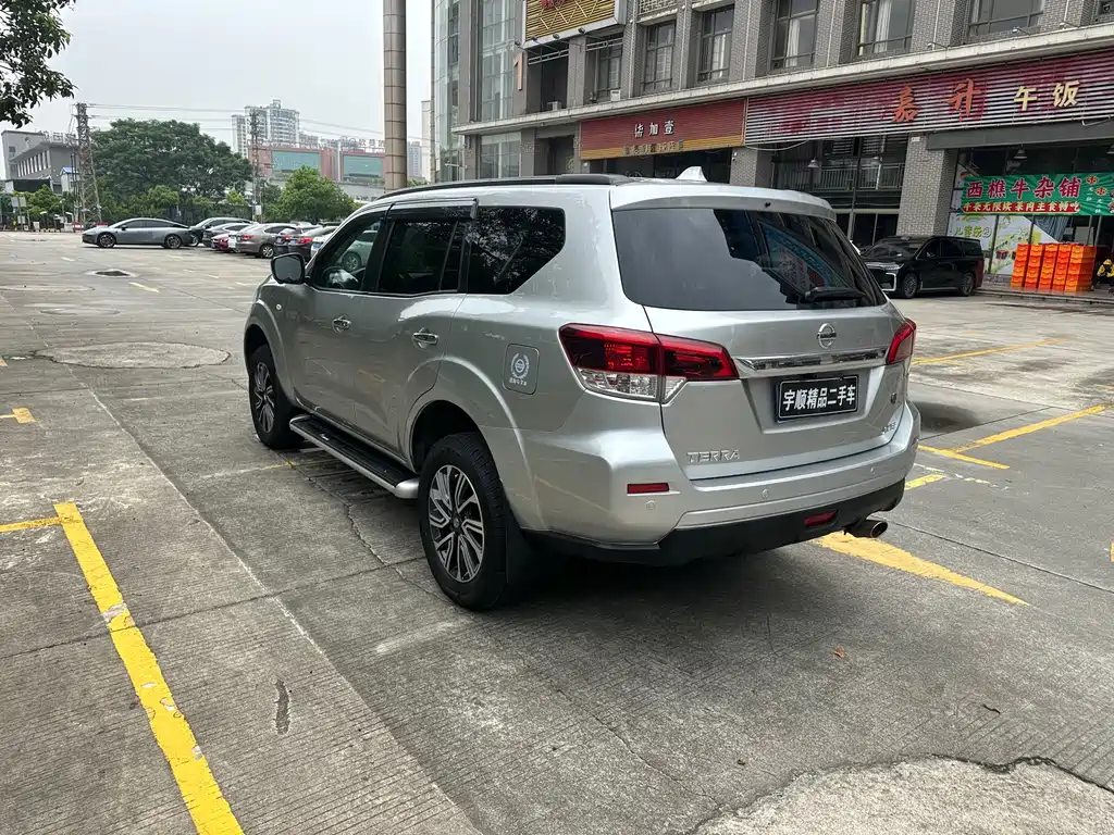 Terra 2.5 L Auto 2 WD Luxury