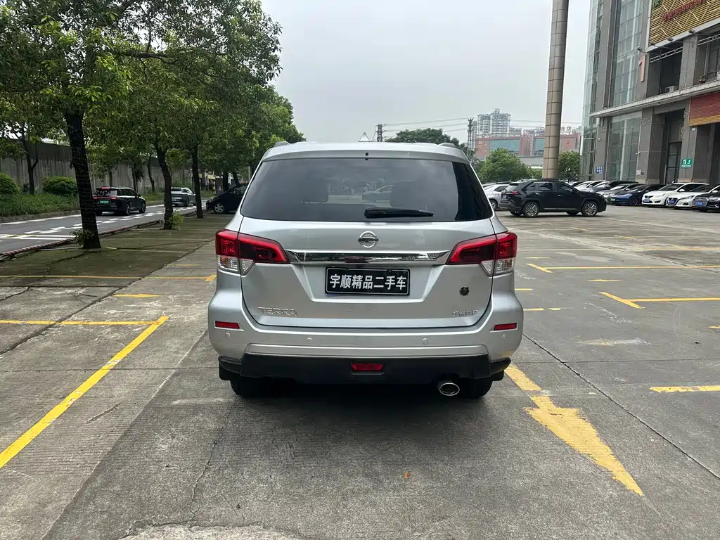 Terra 2.5 L Auto 2 WD Luxury