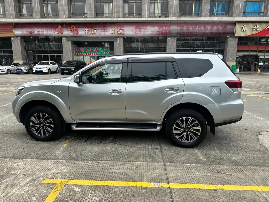 Terra 2.5 L Auto 2 WD Luxury