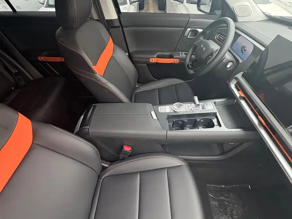 BAIC BJ30 北京越野BJ30 2026款 旅行家 1.5 T DCT两驱标准版