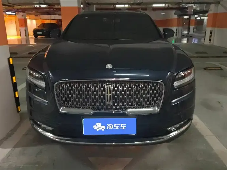 Lincoln Nautilus 2.7 T 4 WD Honor Shine