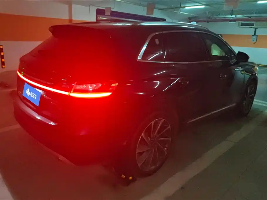 Nautilus 2.7 T 4 WD Honor Shine