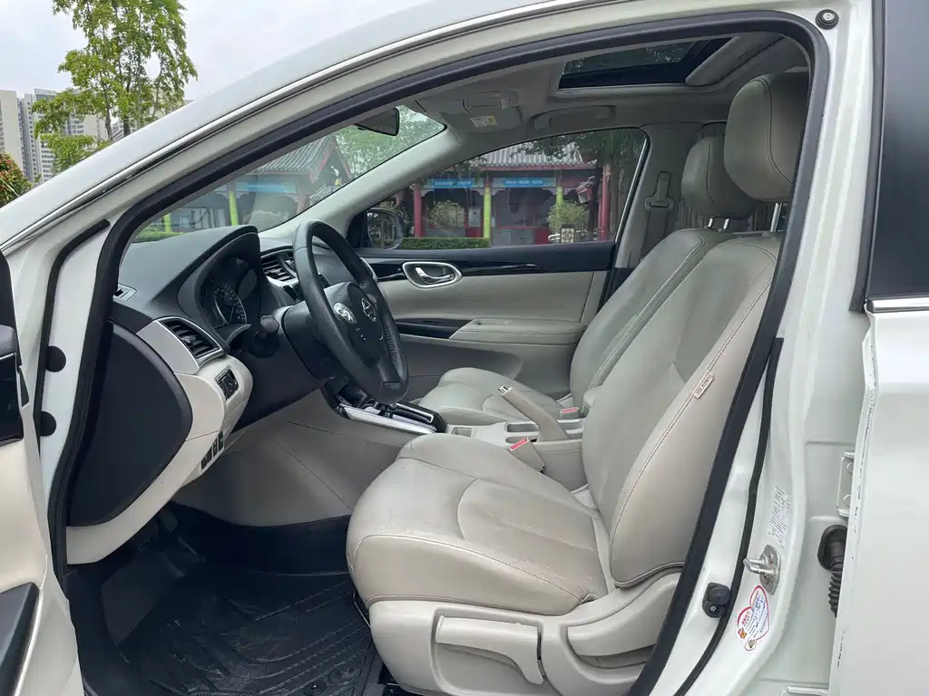 Sylphy 1.6 XV CVT Connected Premium CN-VI