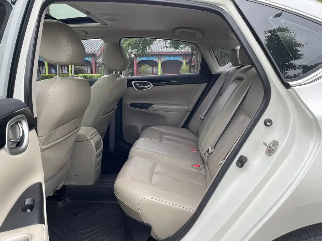 Sylphy 1.6 XV CVT Connected Premium CN-VI