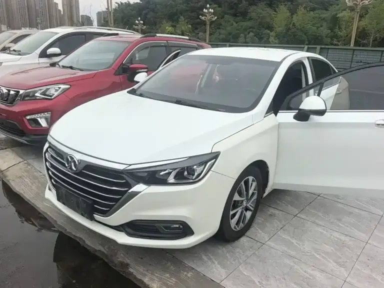 Baic Senova D50 绅宝D50 2018款 1.5 L CVT豪华智驾版