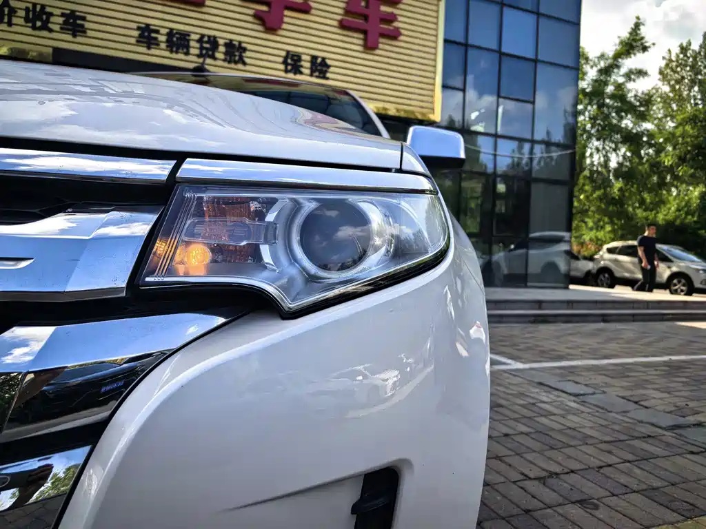 Edge (Import) 2.0 T Elite Sharp
