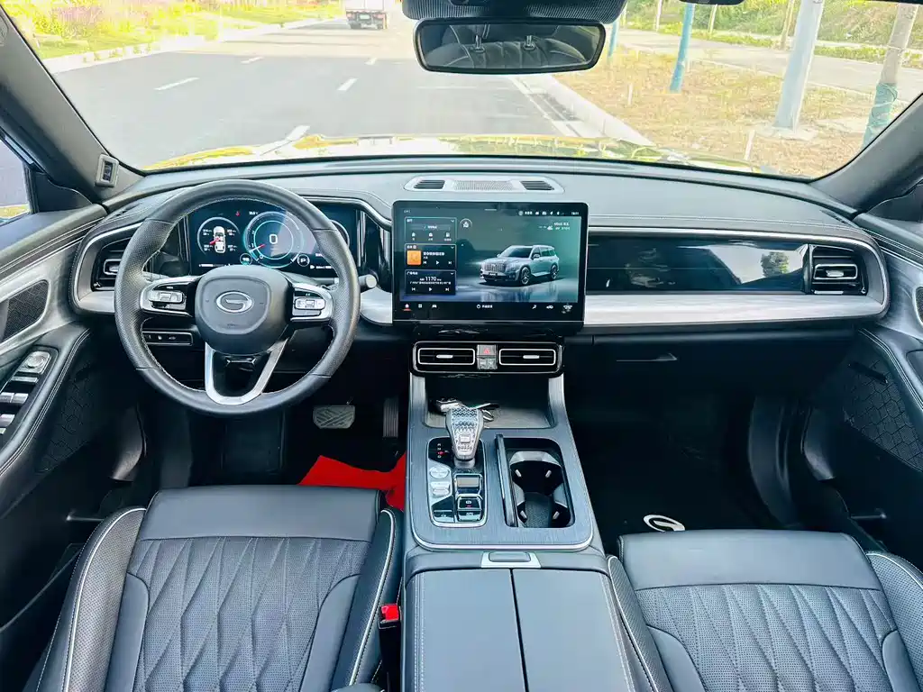 GAC Trumpchi GS8 Navigator Series 2.0 TGDI 2 WD Luxury Connected (7-seat)