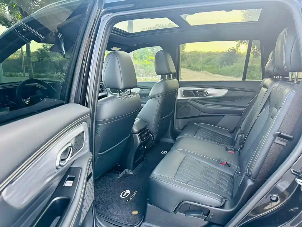 GAC Trumpchi GS8 Navigator Series 2.0 TGDI 2 WD Luxury Connected (7-seat)