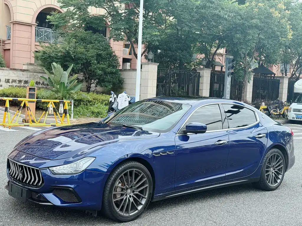 Ghibli 3.0 T Standard