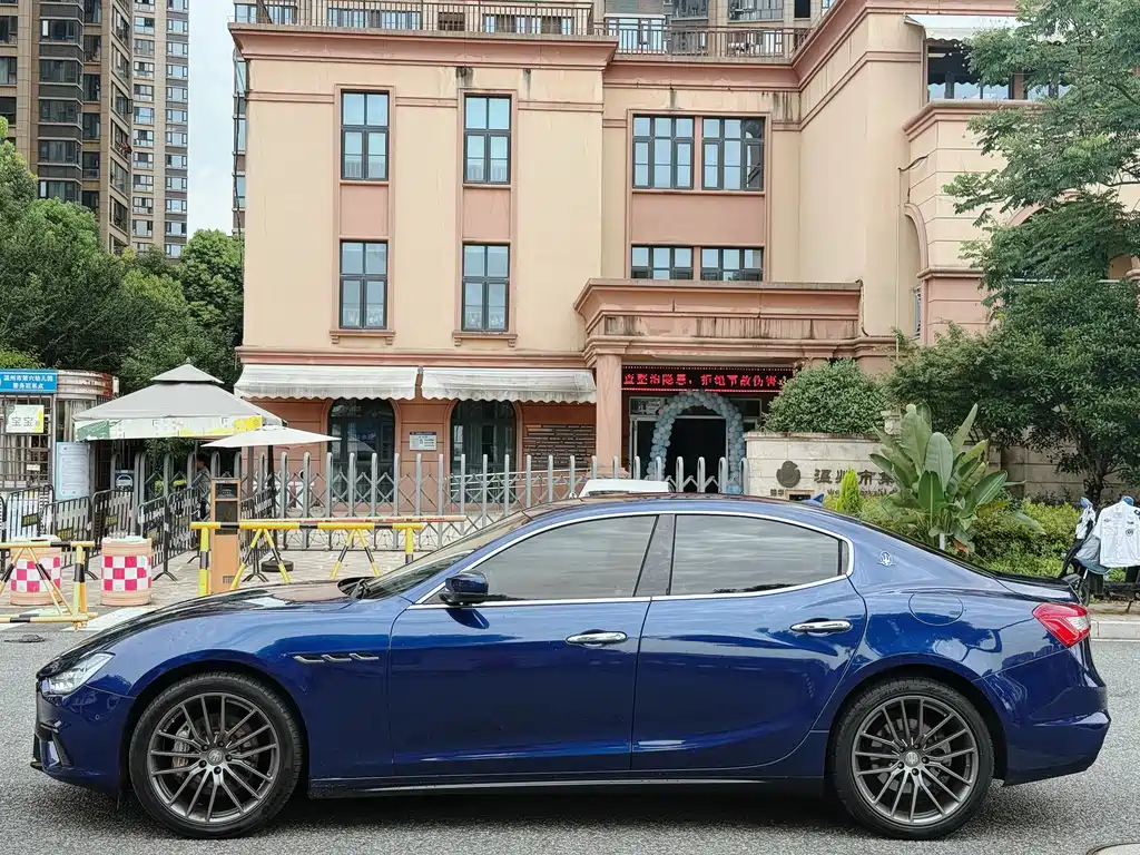 Ghibli 3.0 T Standard