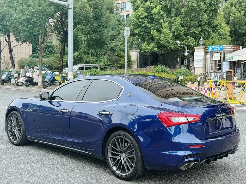 Ghibli 3.0 T Standard