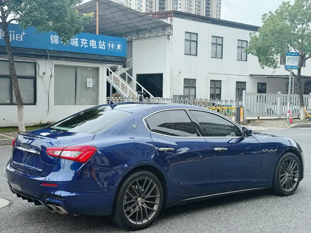 Ghibli 3.0 T Standard