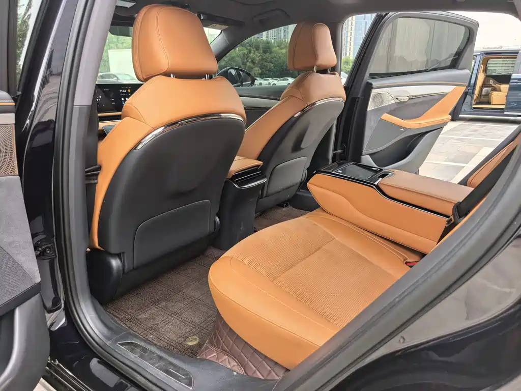 Voyah Zhuiguang PHEV 4 WD Ultra Long Range Flagship