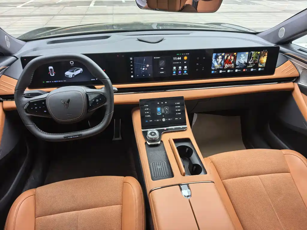 Voyah Zhuiguang PHEV 4 WD Ultra Long Range Flagship