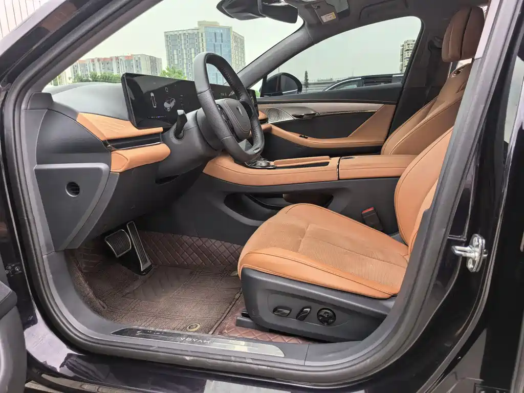 Voyah Zhuiguang PHEV 4 WD Ultra Long Range Flagship