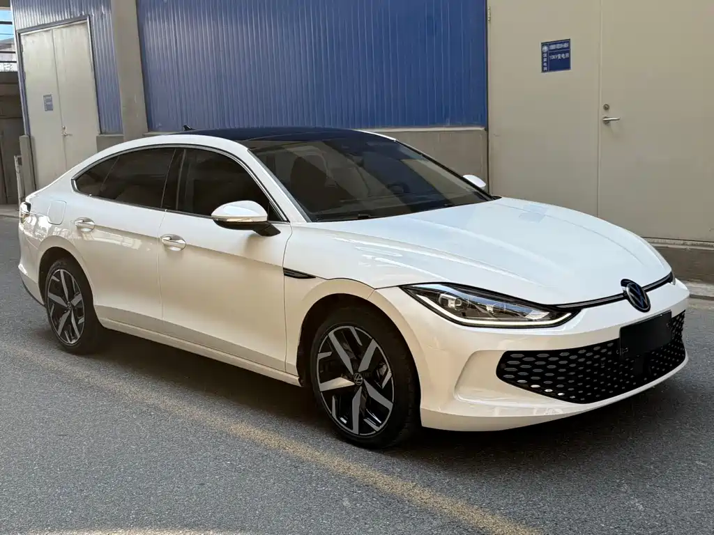 Lamando Lamando L 280 TSI DSG Spicy Cool