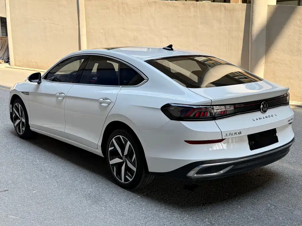 Lamando Lamando L 280 TSI DSG Spicy Cool